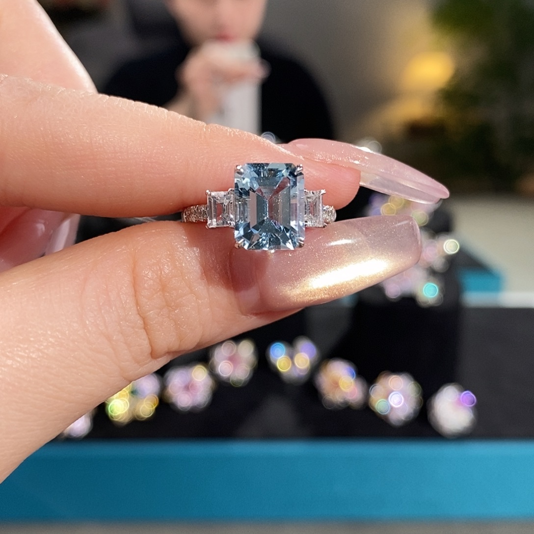 海蓝宝石戒圈18K金镶嵌2.9ct