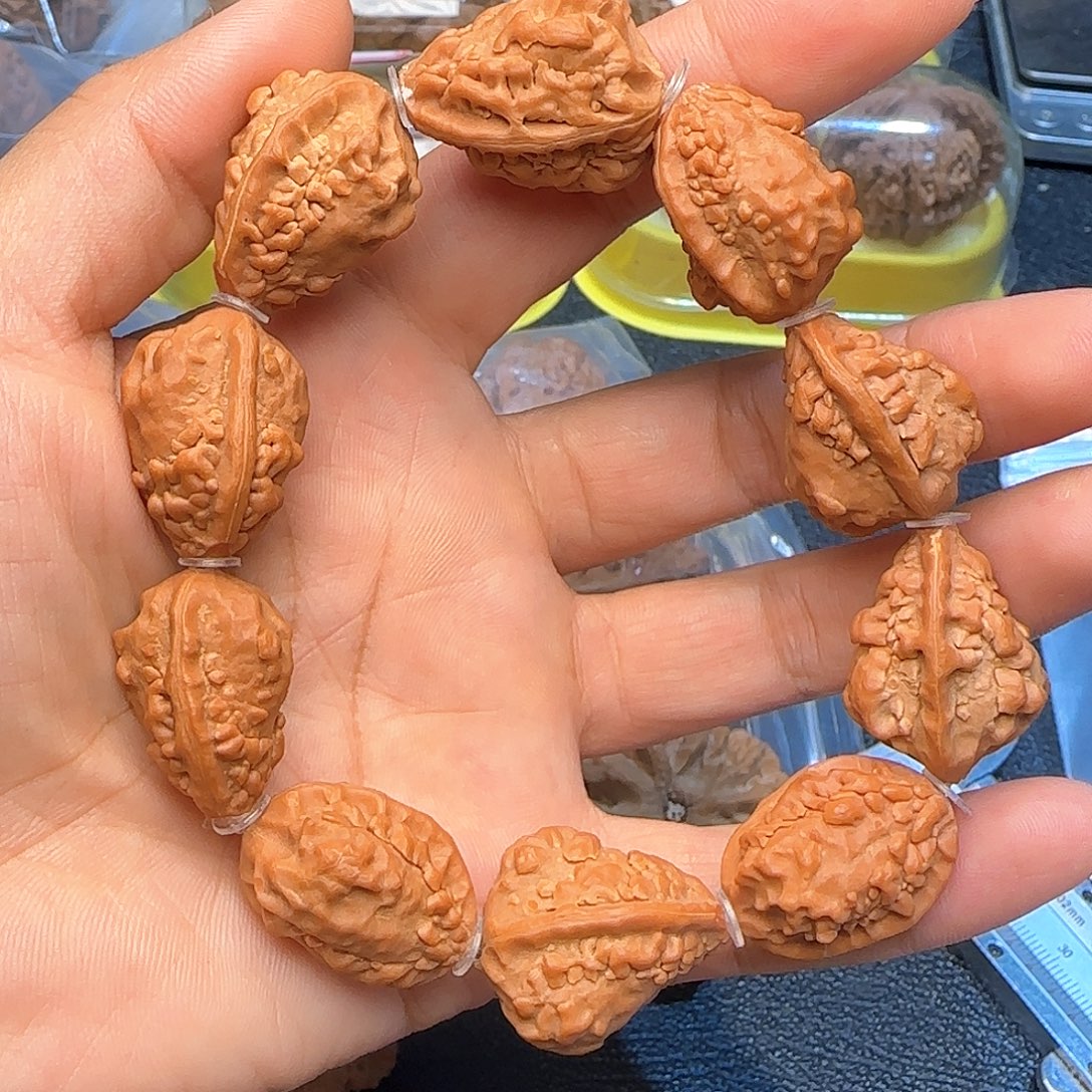 文玩核桃吊坠麒麟角手串