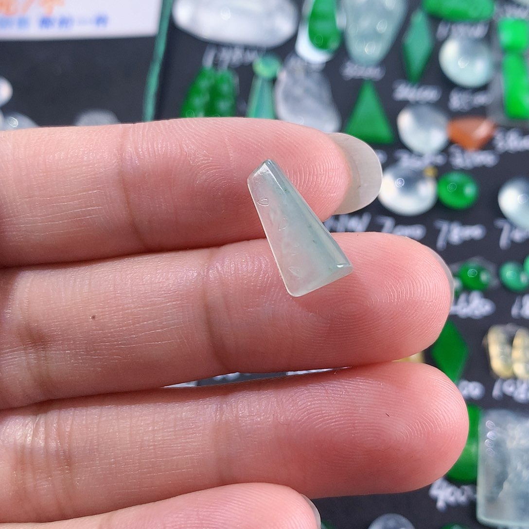 【闪购商品】翡翠颈饰未镶嵌天然翡翠高冰西瓜