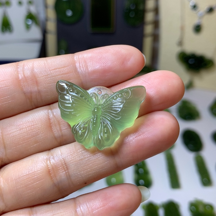 岫玉颈饰未镶嵌吊坠
