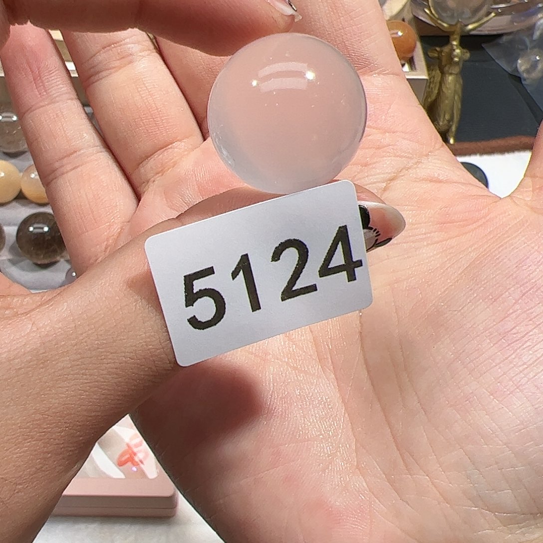 未镶嵌水晶大型摆件（非配饰）