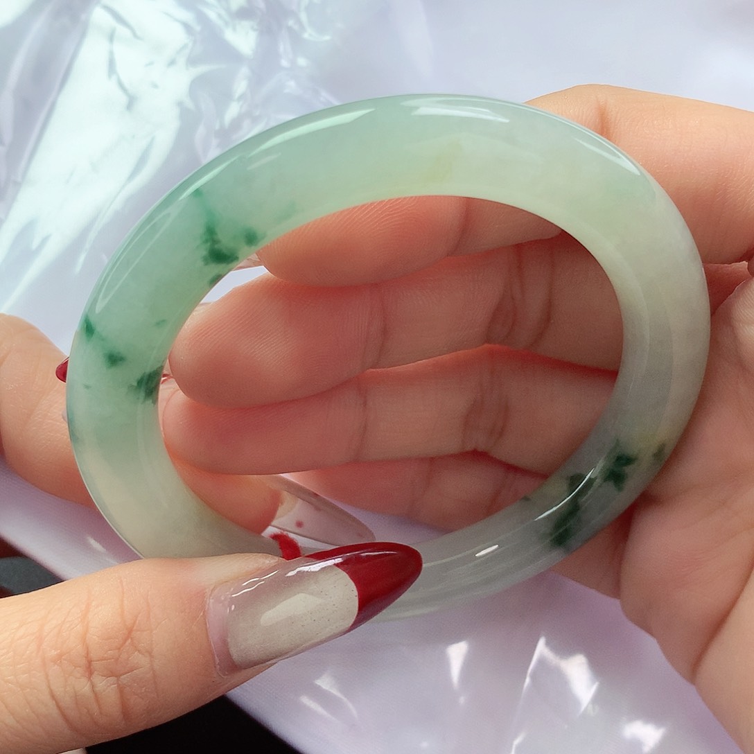 【闪购商品】翡翠手镯未镶嵌a 065800