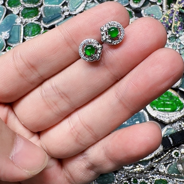 翡翠颈饰未镶嵌天然A货翡翠放漏