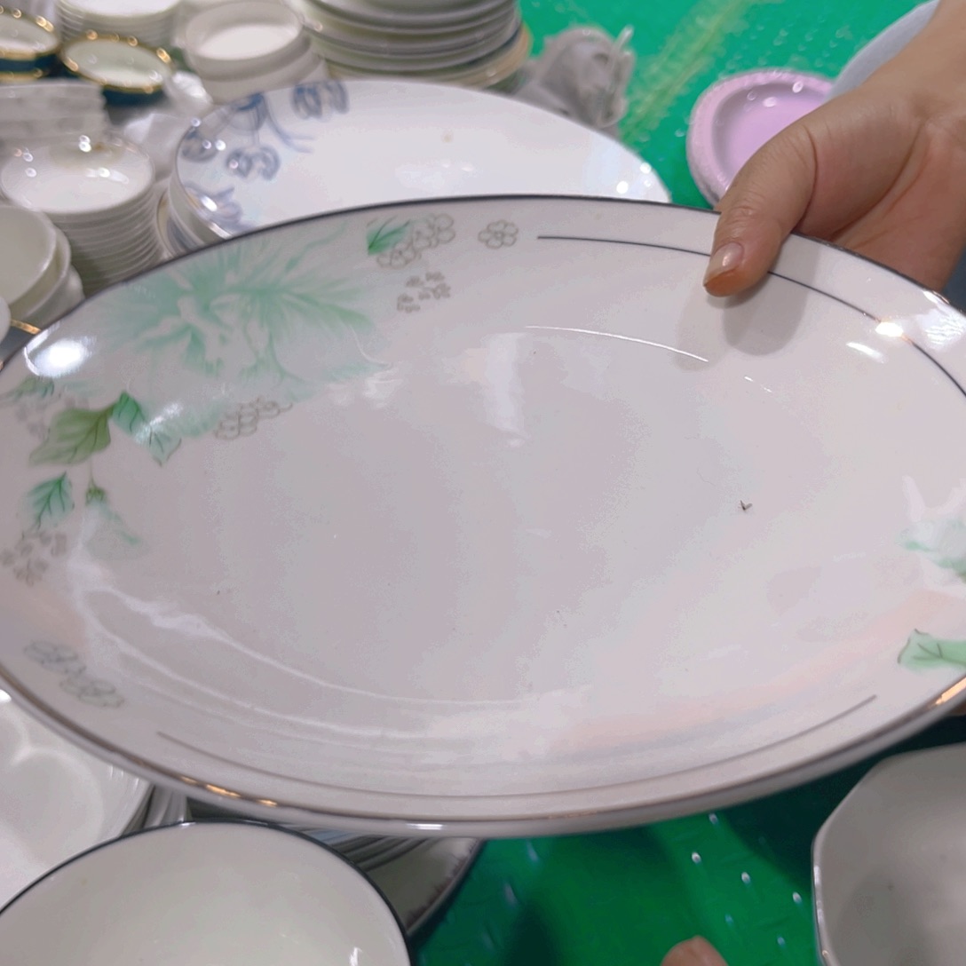 瓷片春风十寸大盘三个瑕疵