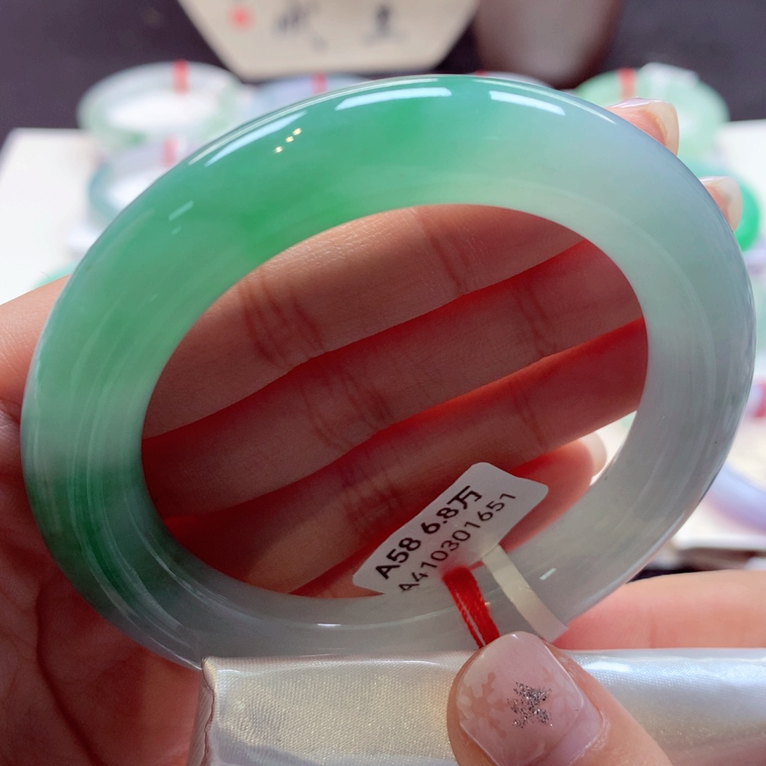 翡翠手镯未镶嵌67圆条77