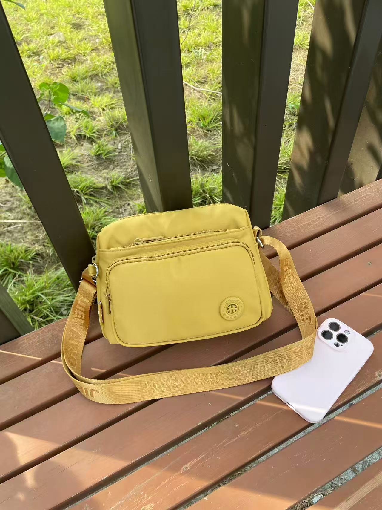 布简约风防水单肩款斜挎小方包(24x15x10)