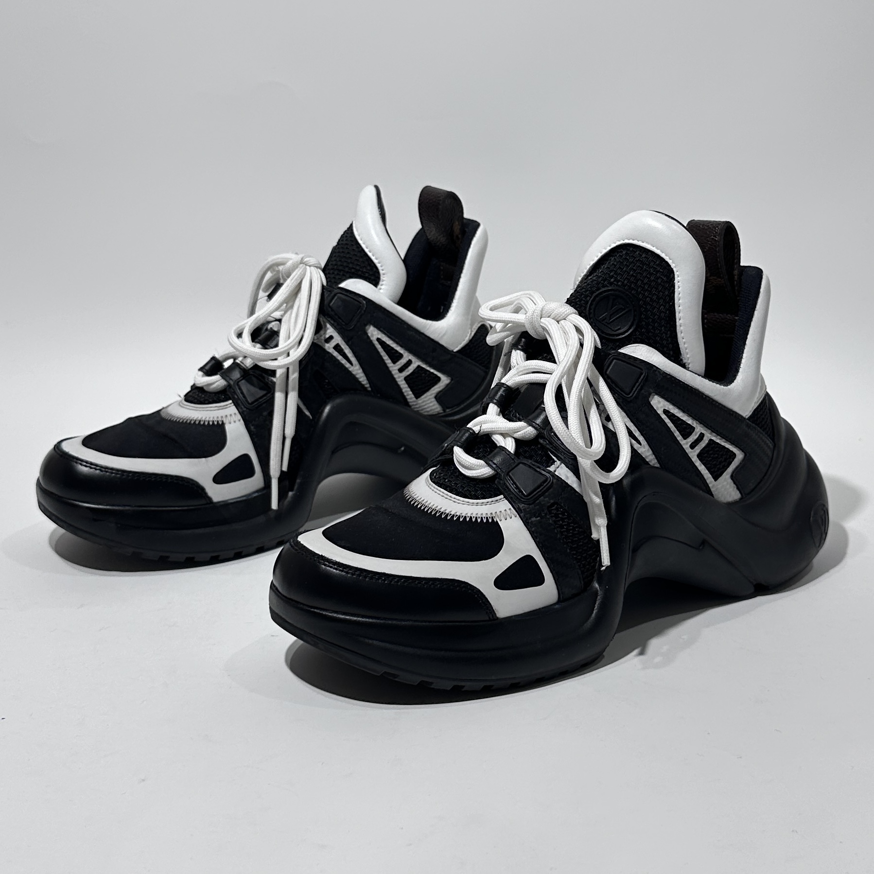 95新 LouisVuitton/路易威登 37码 黑白时尚拱桥老爹鞋/BXC1778