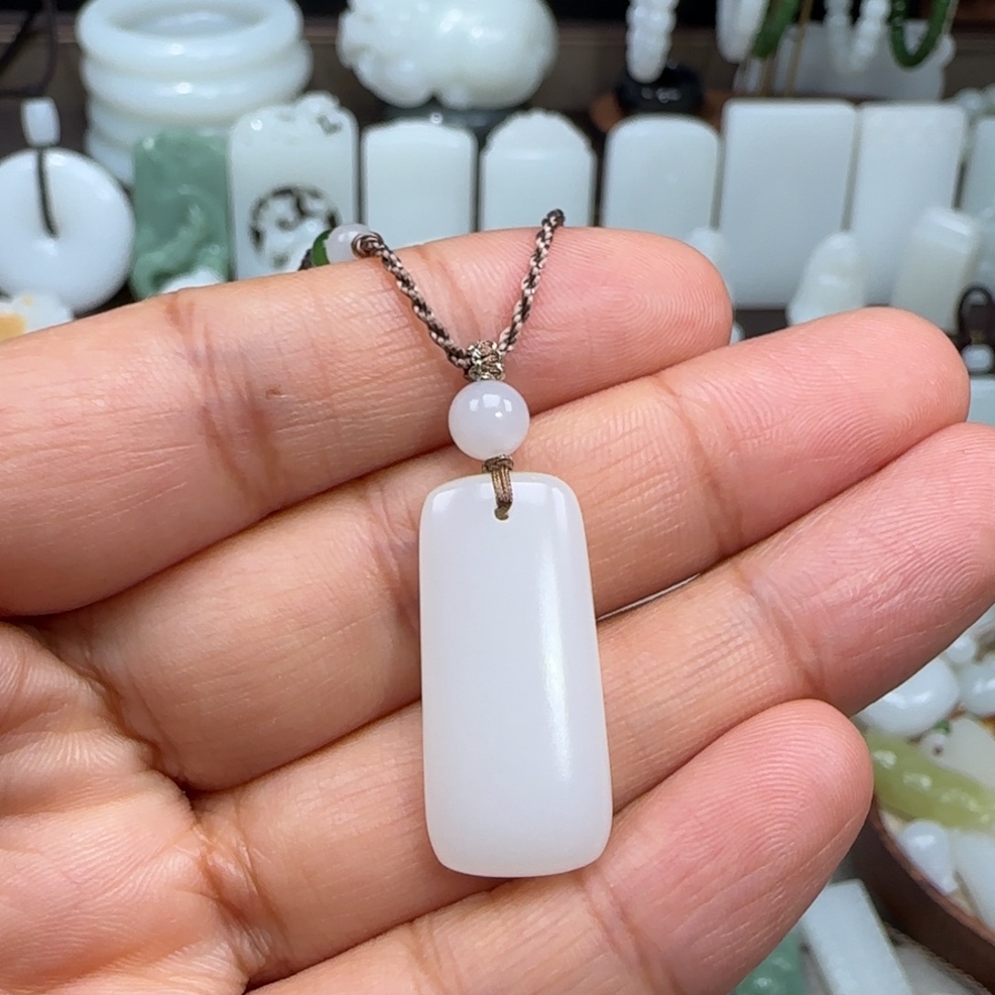 和田玉未镶嵌颈饰