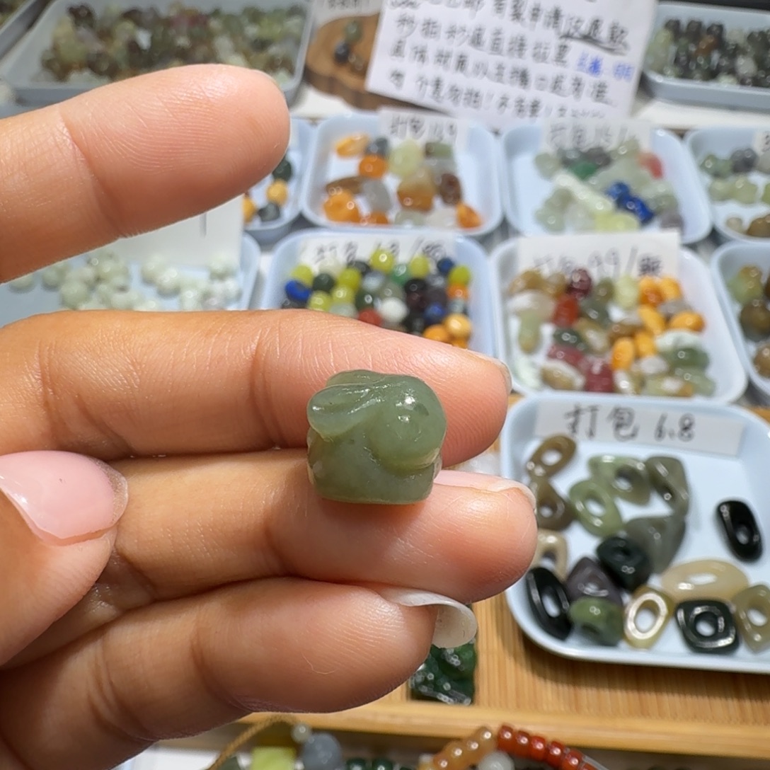 和田玉未镶嵌珠宝奇石