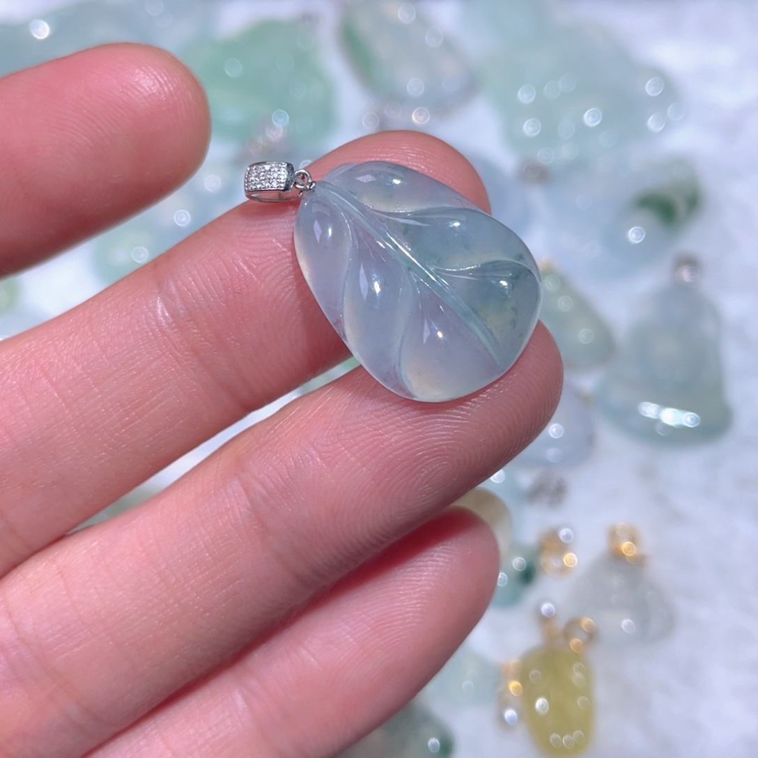 翡翠18K金镶嵌颈饰翡翠