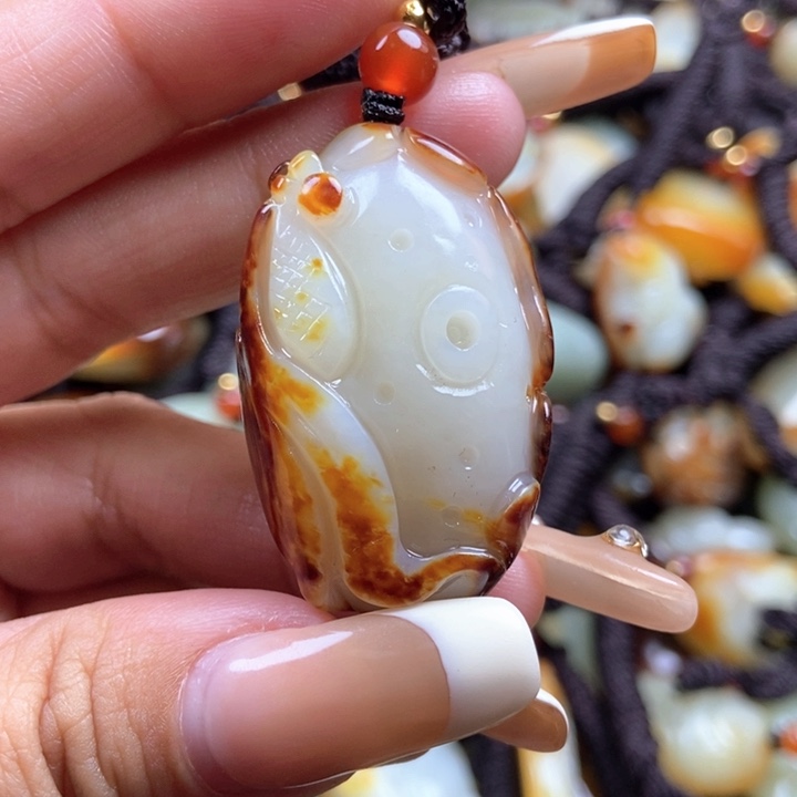 和田玉颈饰未镶嵌