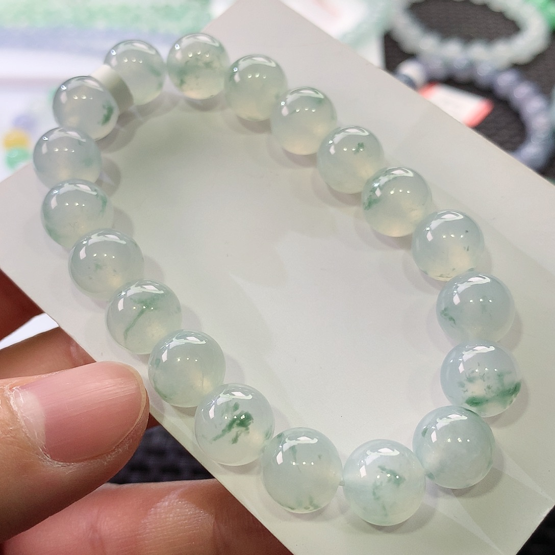 翡翠手链未镶嵌翡翠
