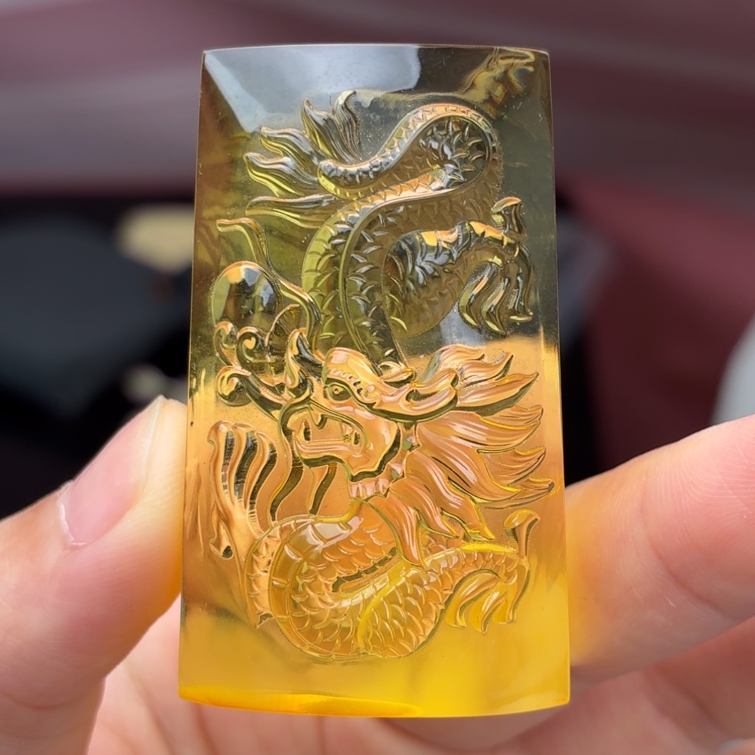 蜜蜡未镶嵌吊坠(不含链)龙牌