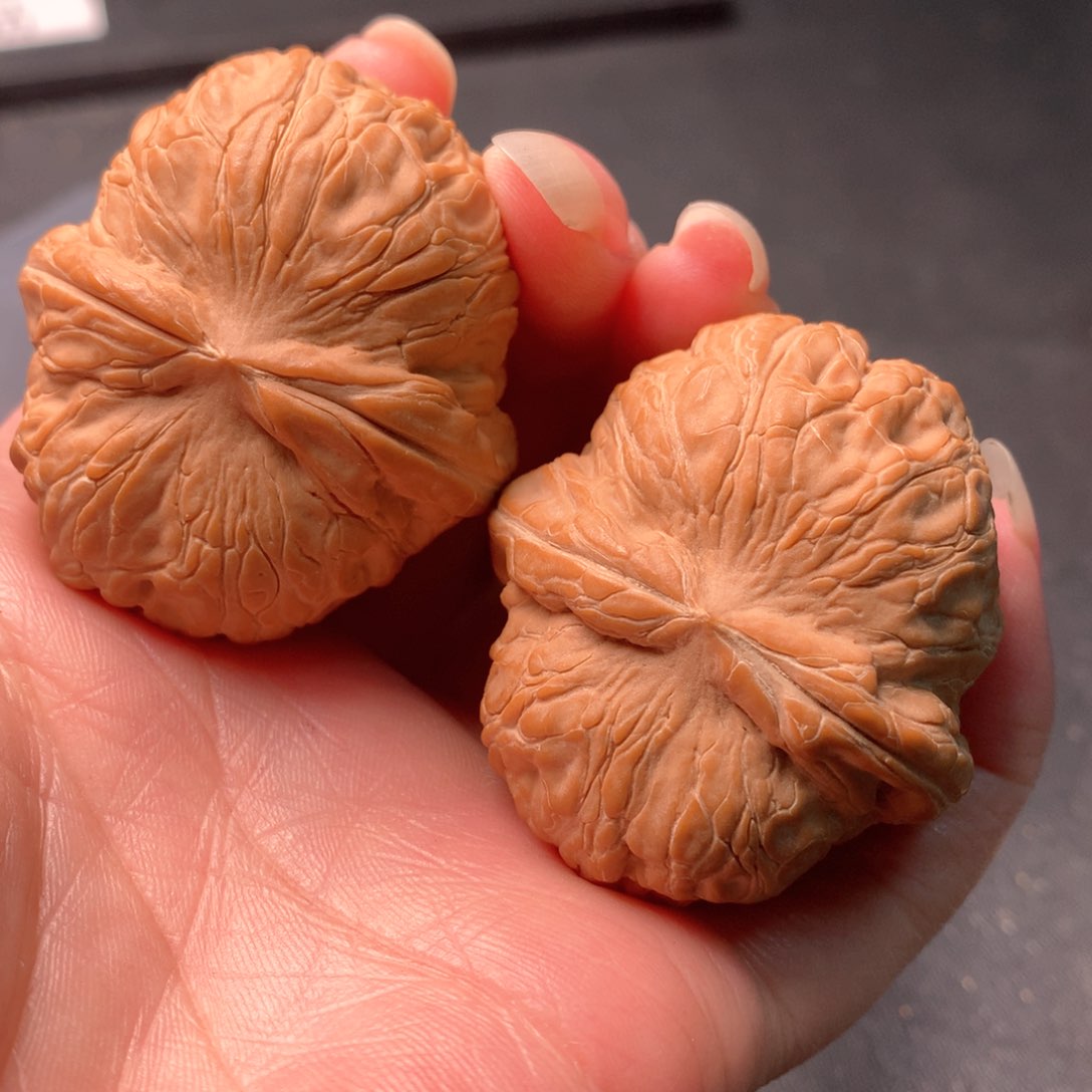 文玩核桃吊坠元宝