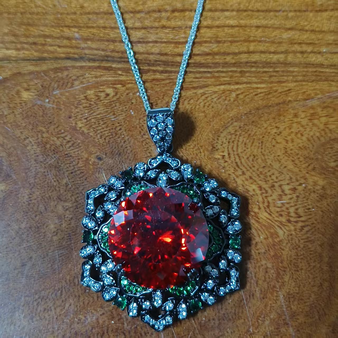 【南非定制】经典高级轻奢大气百搭吊坠 aj527015