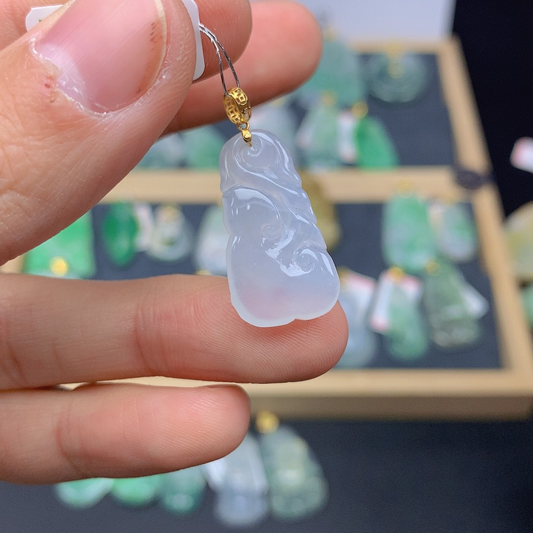 翡翠颈饰18K金镶嵌翡翠