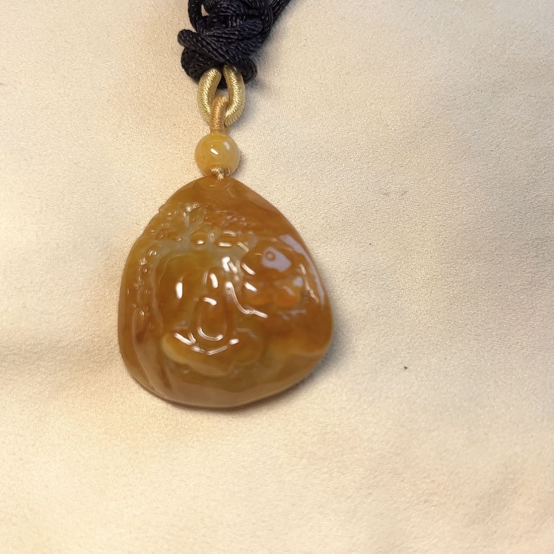 翡翠颈饰未镶嵌悟道