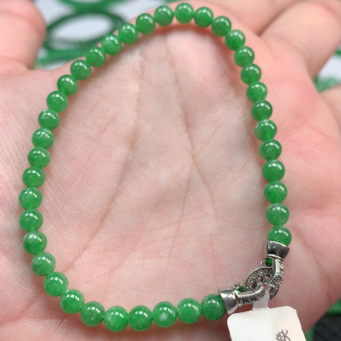 翡翠手链未镶嵌翡翠