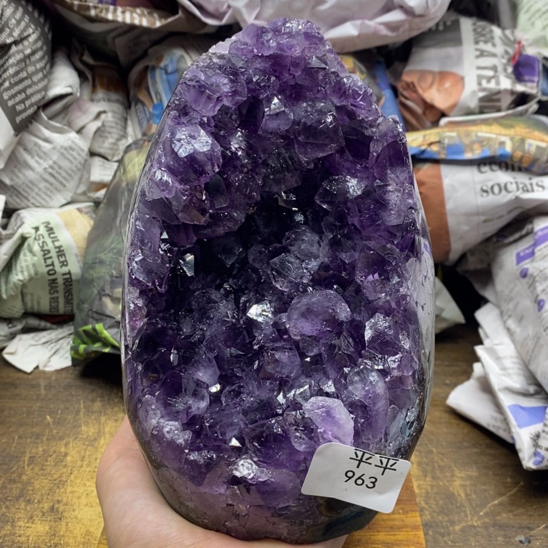 紫晶乌拉圭未镶嵌