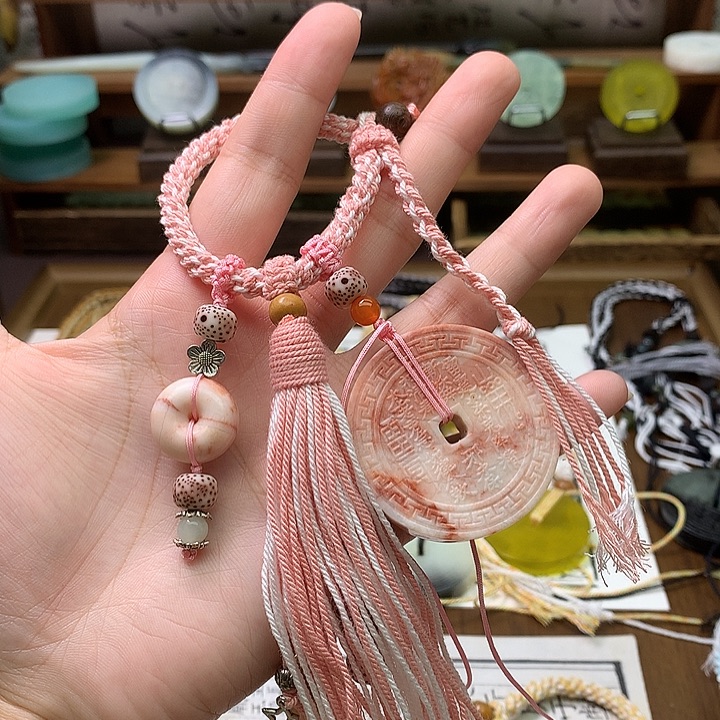 未镶嵌蛇纹石玉颈饰