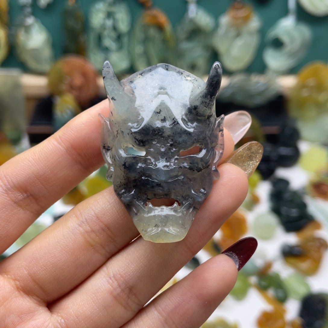 蛇纹石玉颈饰未镶嵌