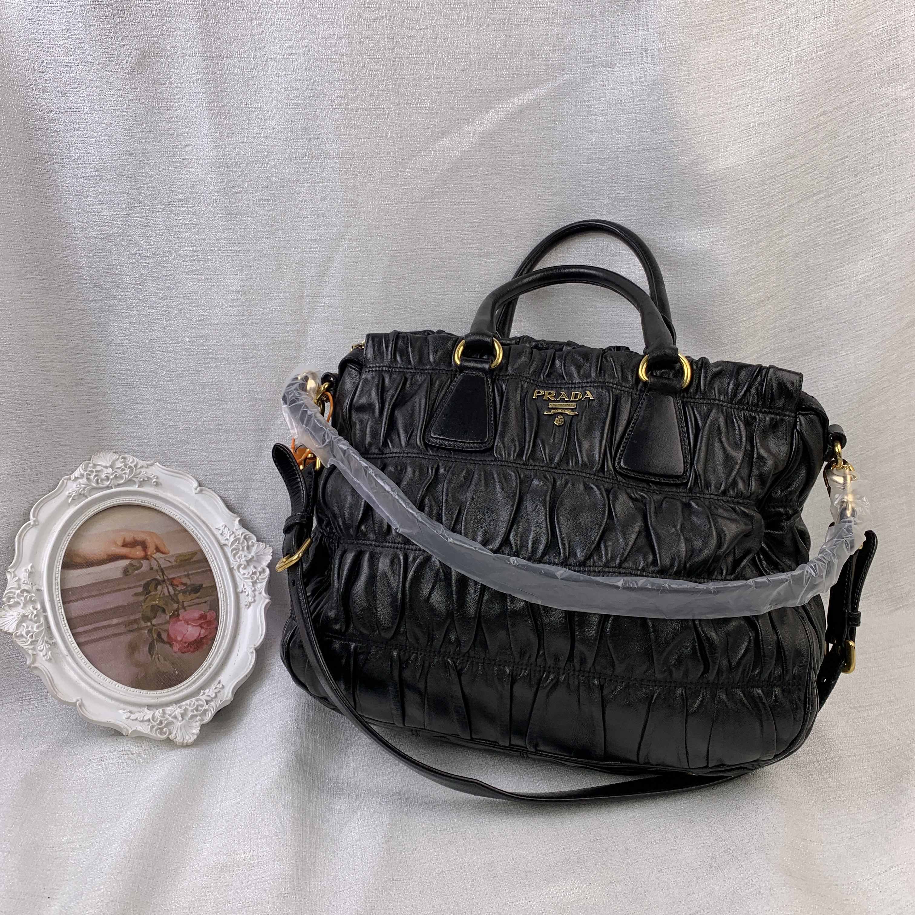 95新 Prada/普拉达 高级黑金褶皱手提包/EE12803024/3024/护