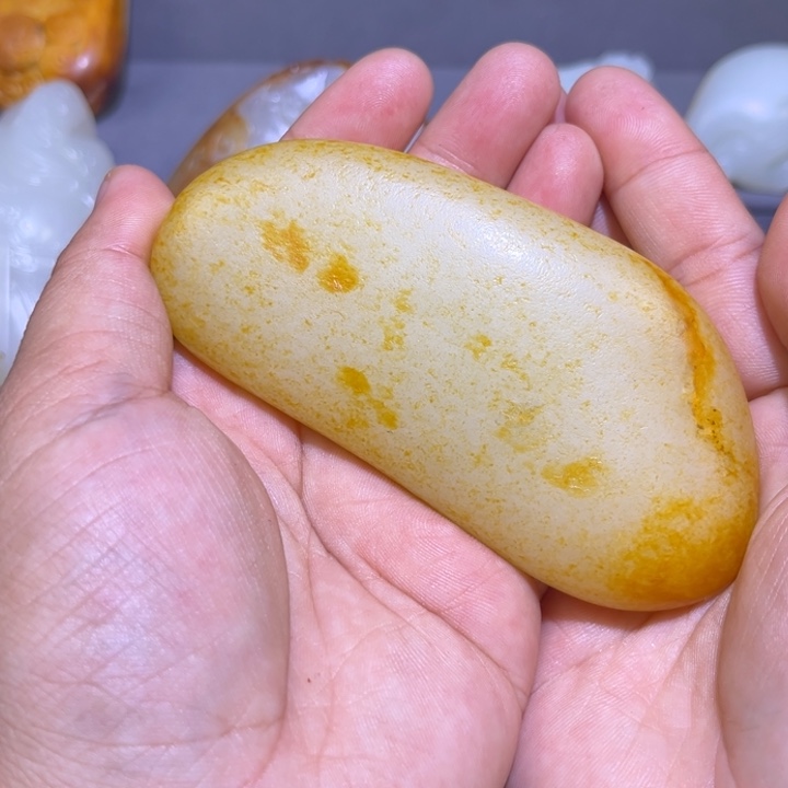 用***4和田玉未镶嵌颈饰
