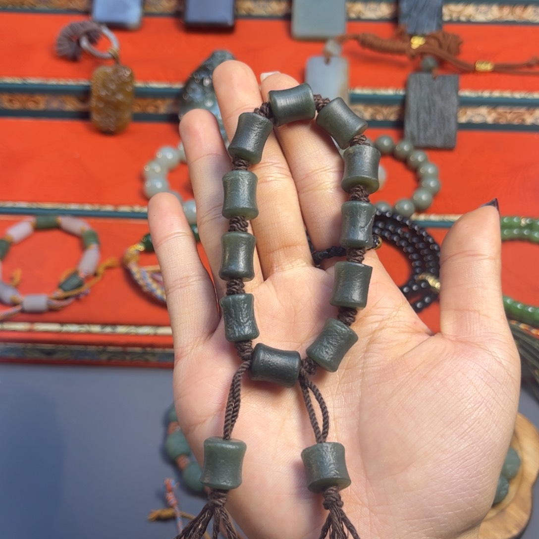 和田玉（糖玉）颈饰未镶嵌