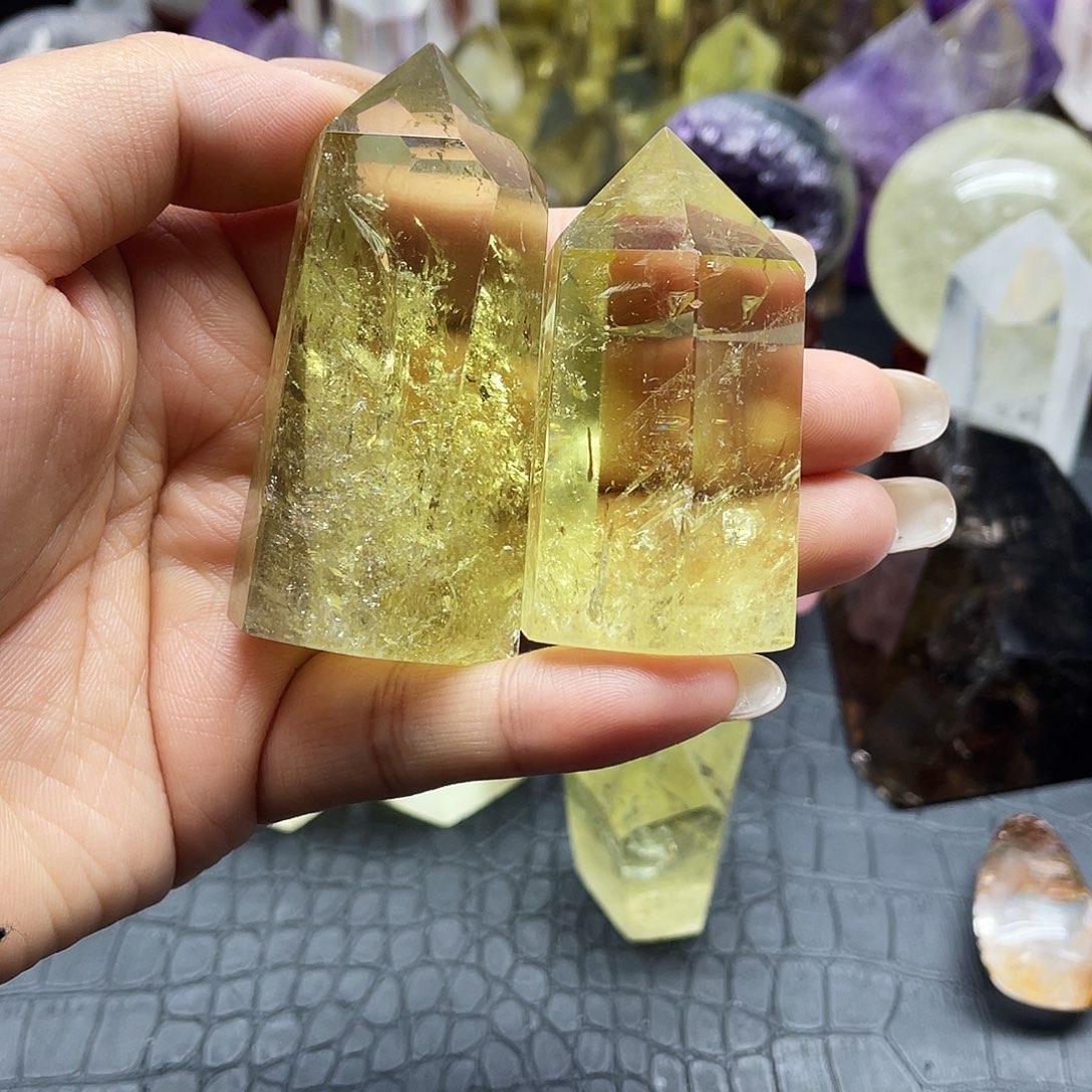 T***K未镶嵌珠宝半成品水晶35