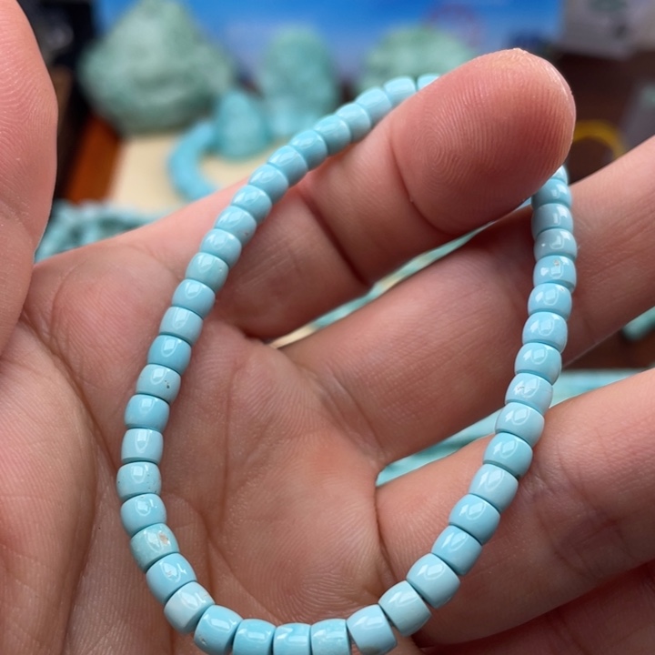 绿松石颈饰未镶嵌