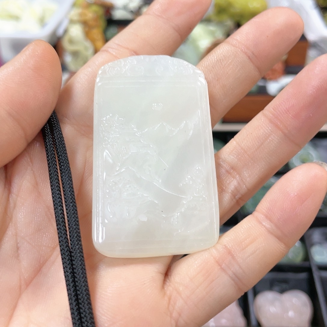 石英质玉颈饰合金