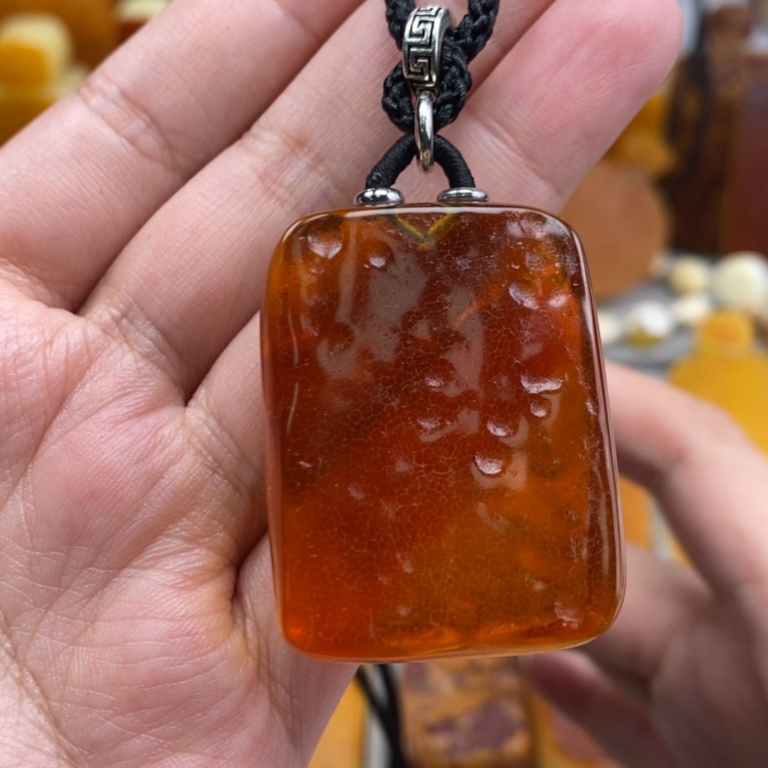 琥珀吊坠(赠链)未镶嵌