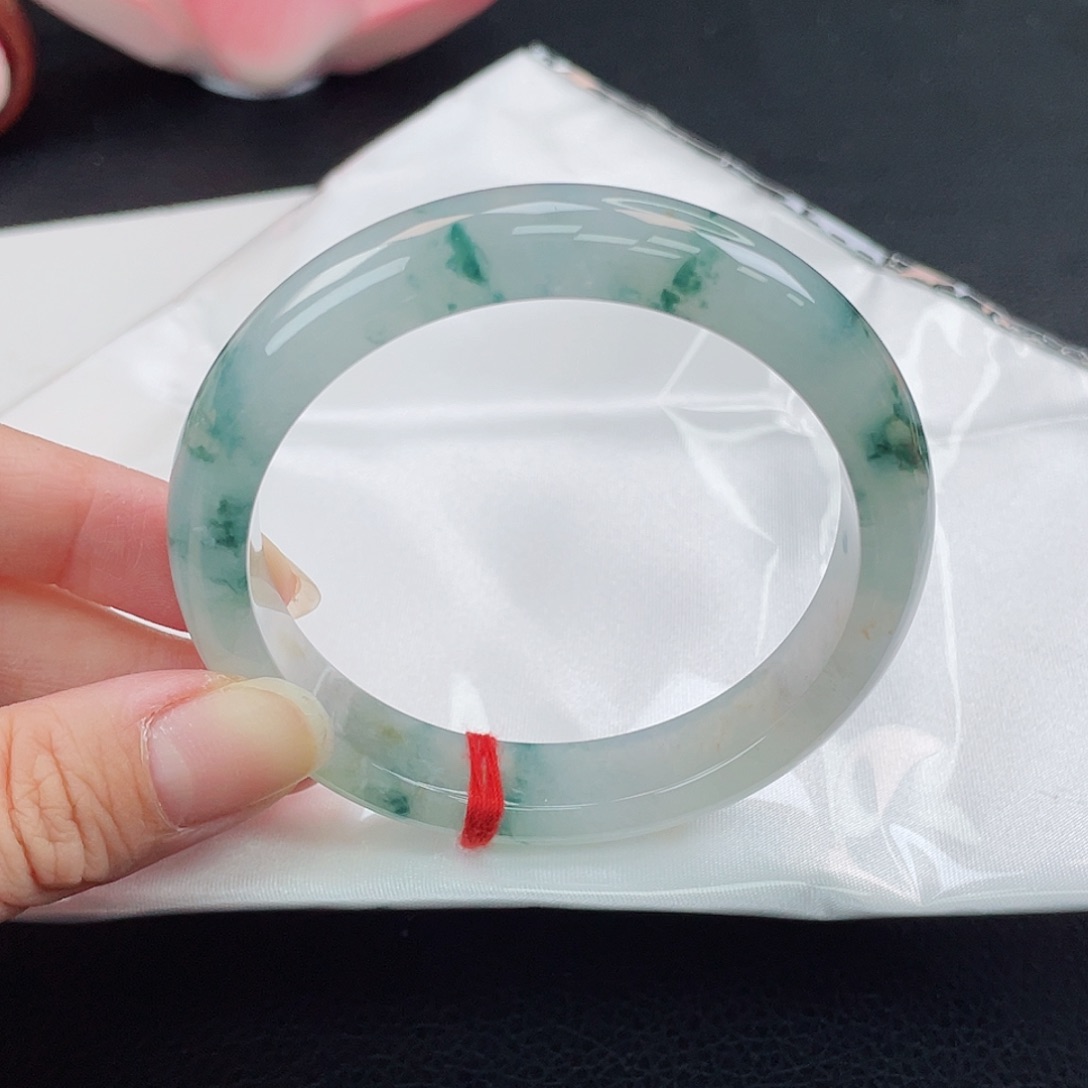 翡翠未镶嵌手镯飘花