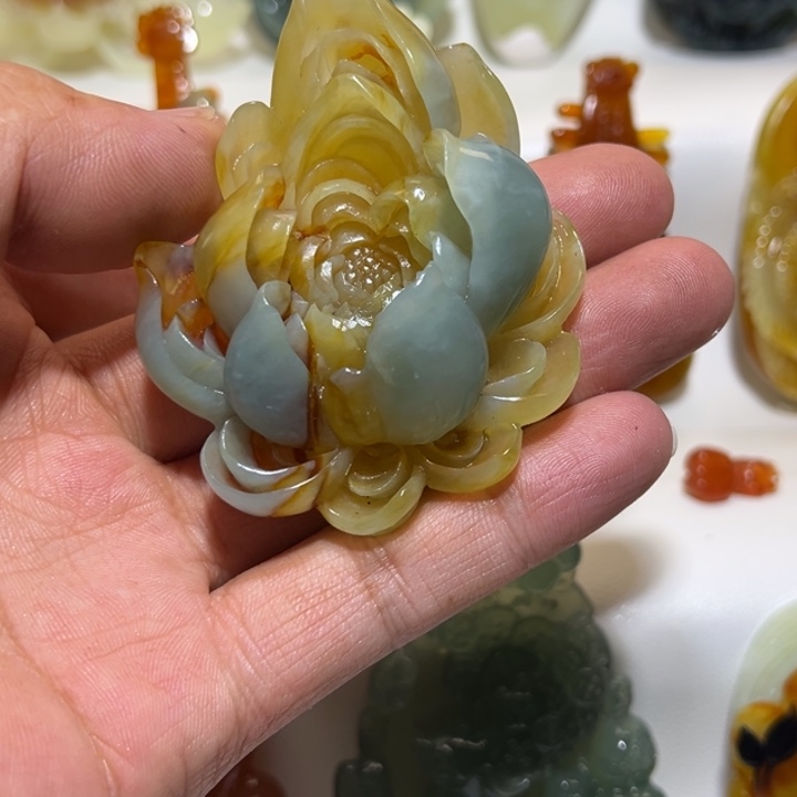 岫玉未镶嵌吊坠(赠链)