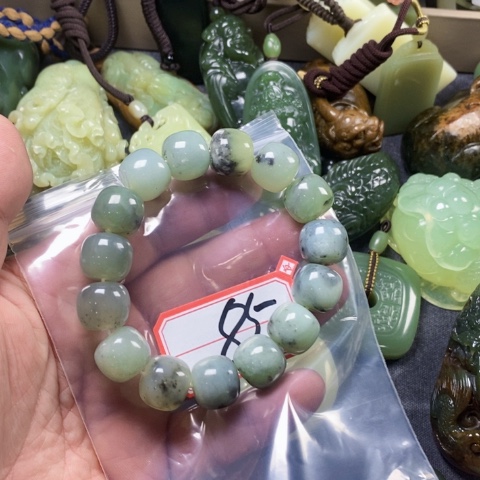 未镶嵌蛇纹石玉手链