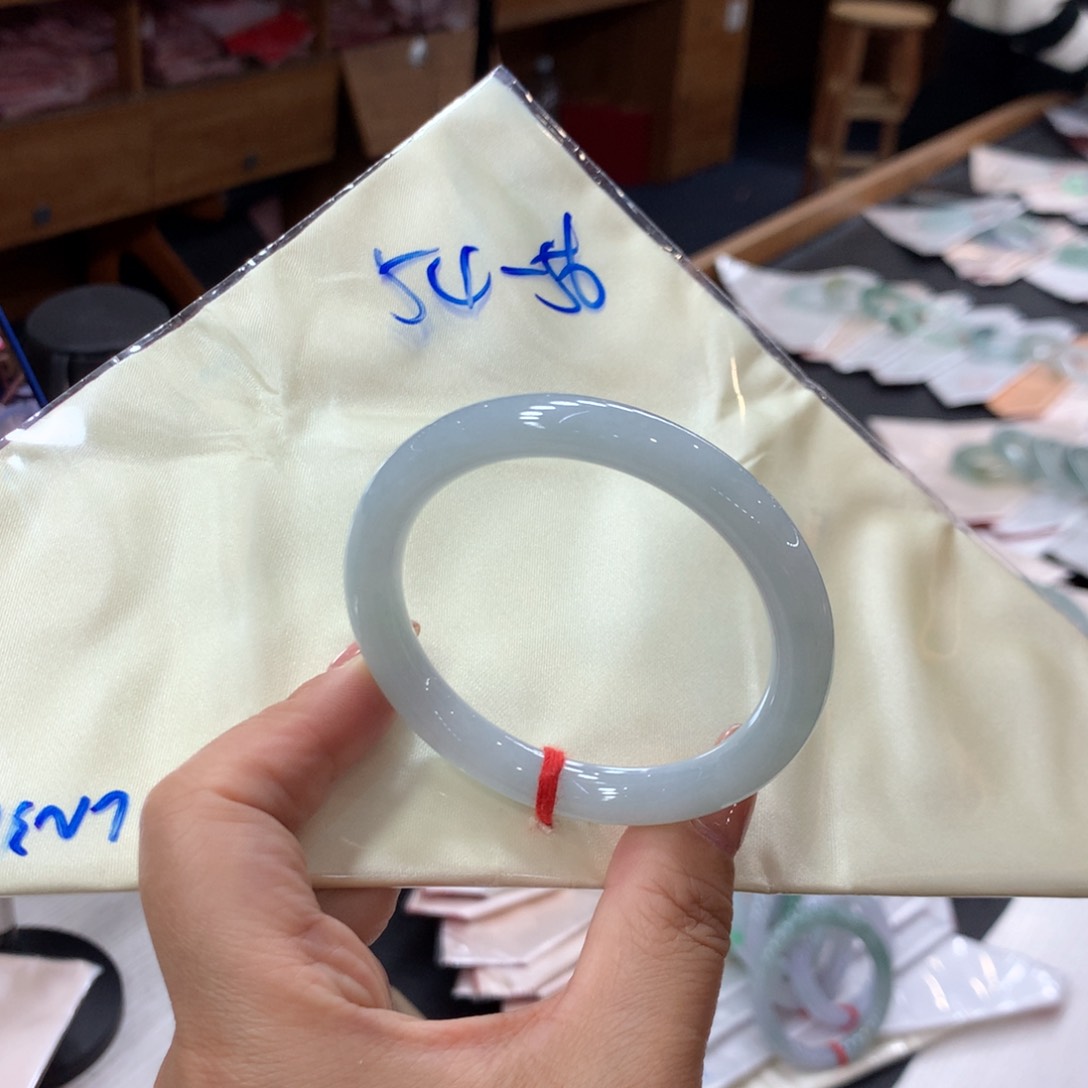 未镶嵌手镯翡翠48小时鉴赏