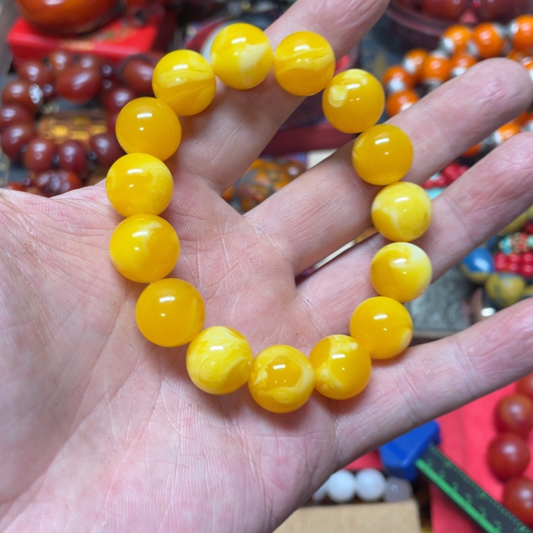 琥珀裸石未镶嵌好物推荐如图所示