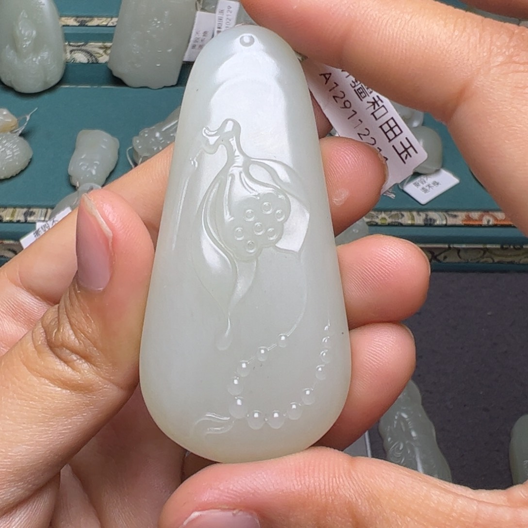 和田玉颈饰未镶嵌