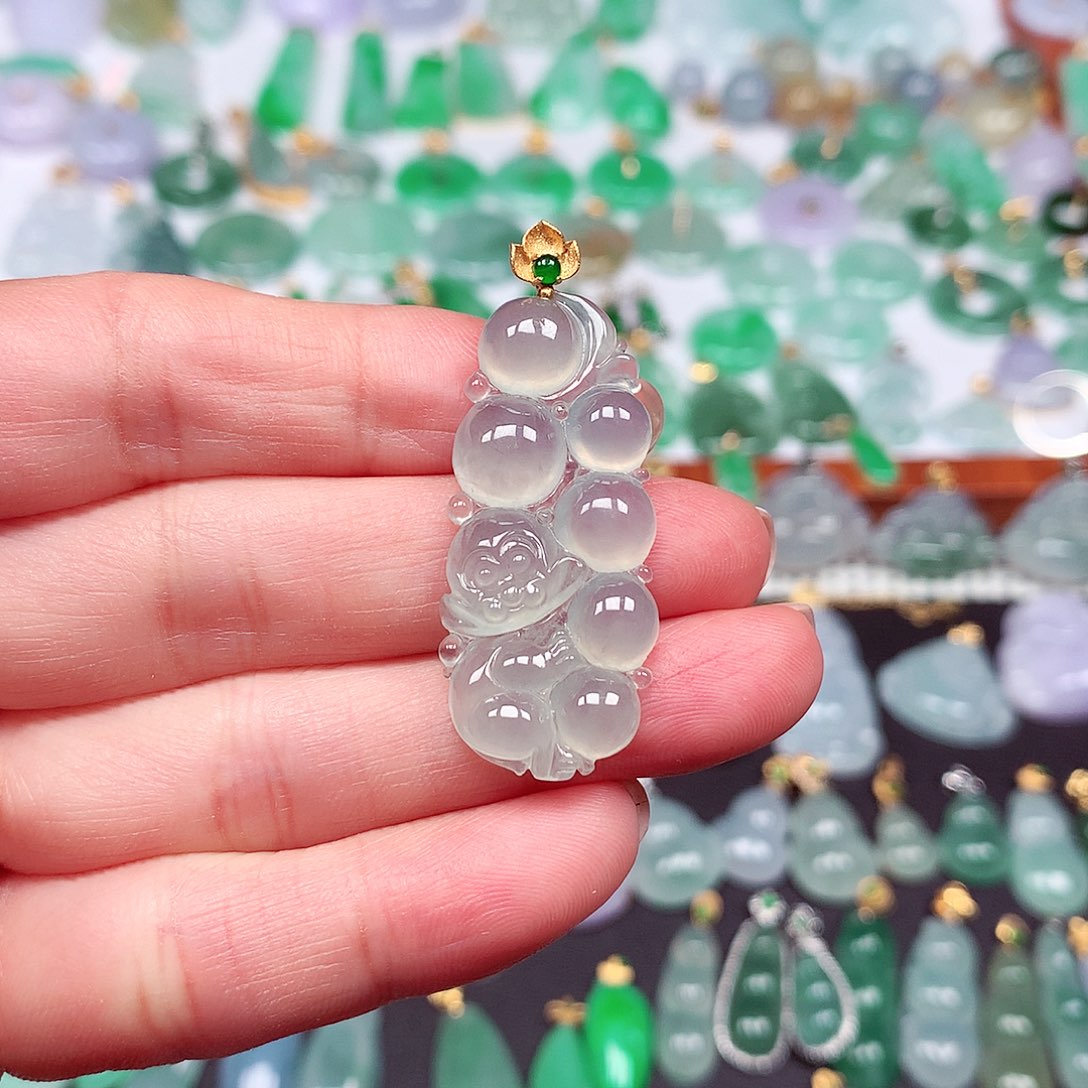 翡翠颈饰18K金镶嵌天然翡翠A货