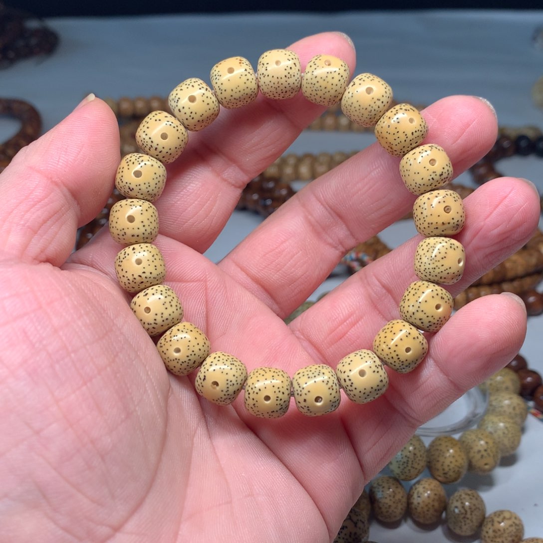 吊坠星月菩提海南原生态10✖️9老型鸡油黄