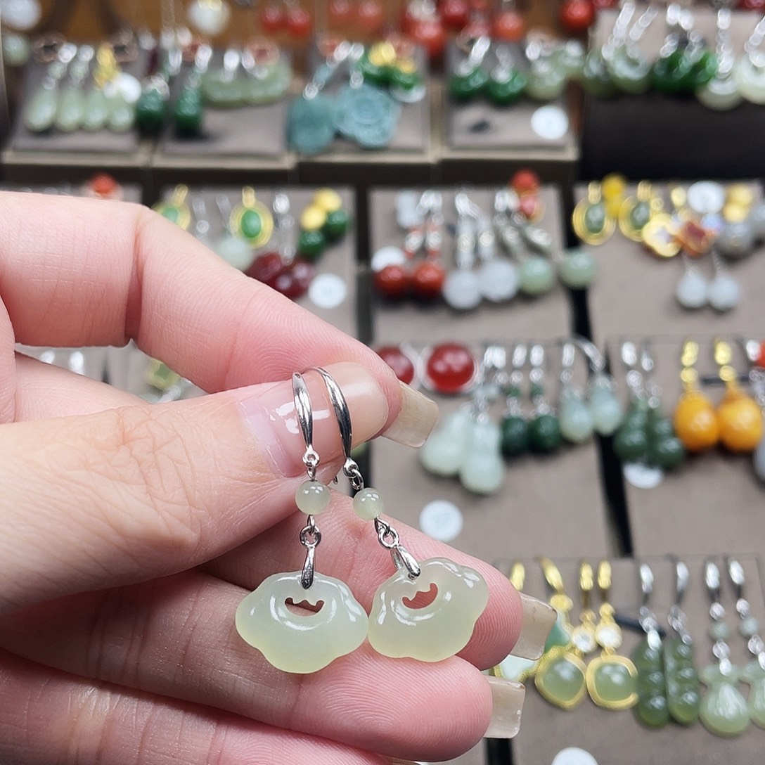 和田玉银S925镶嵌耳饰如意