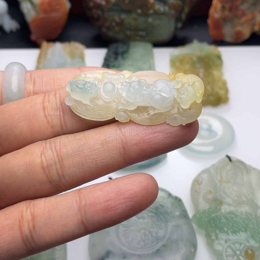 定制翡翠未镶嵌貔貅金蟾