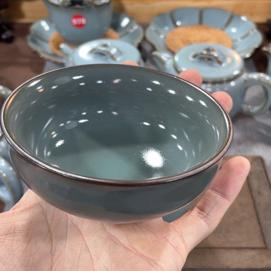 瓷片。。。。。。。。。。。。。。