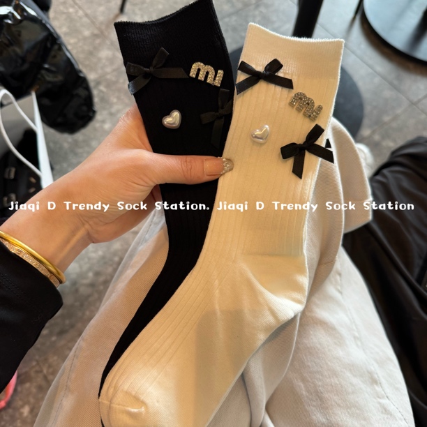 春季格雷系蝴蝶结袜子女中筒爱心字母亮钻饰品堆堆袜搭配乐福鞋