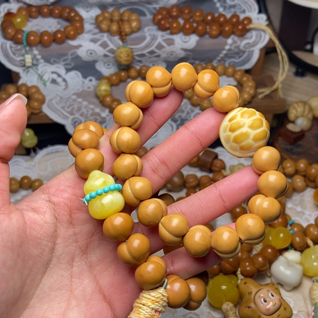 我***们猴头核桃吊坠15富甲手串➕葫芦➕跑环穿一起