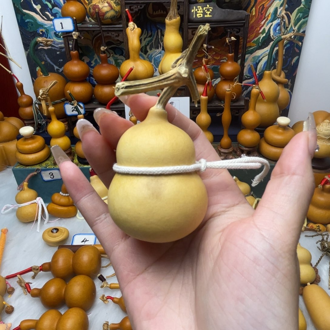 李***记手把奶瓶色差一点点