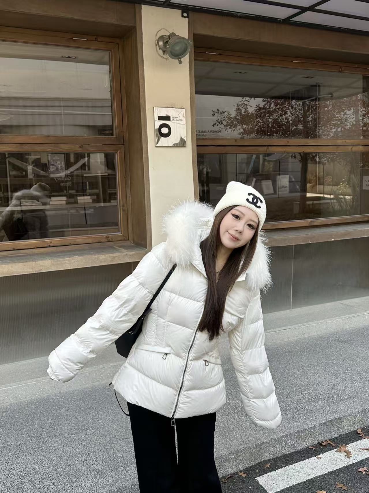 琪琪怪怪大码女装【韩女重塑】经典收腰连帽貉子毛领羽绒服C38340QQ