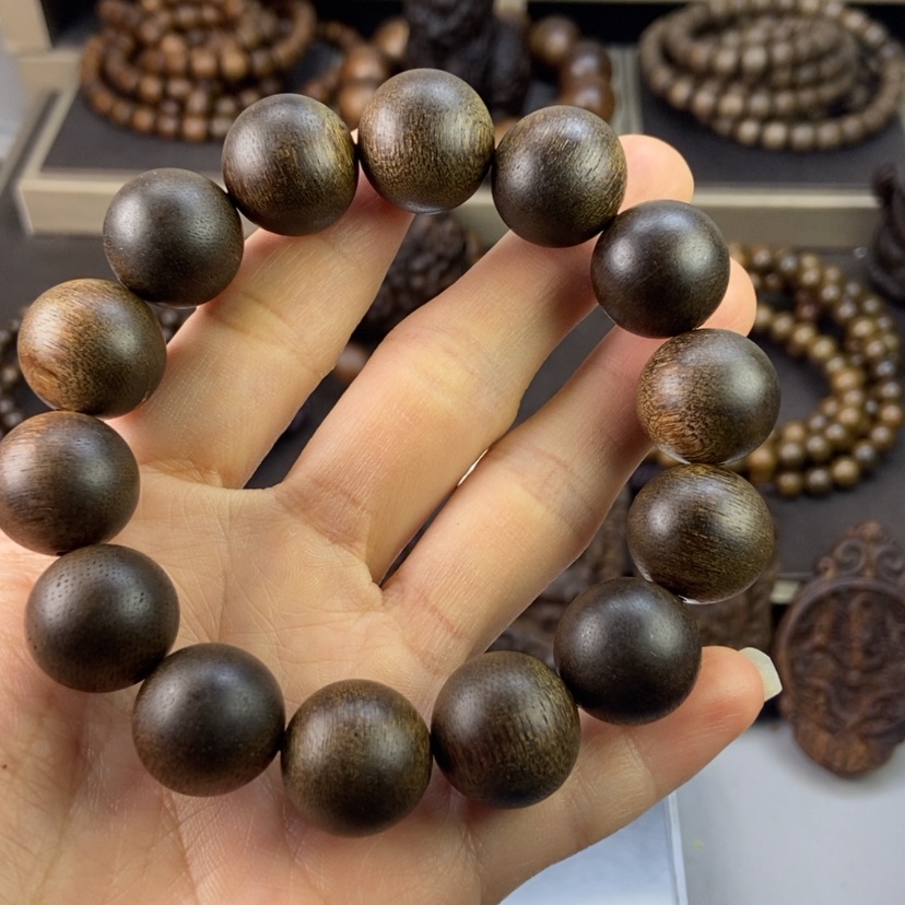 【闪购商品】沉香手串流**球越南白棋