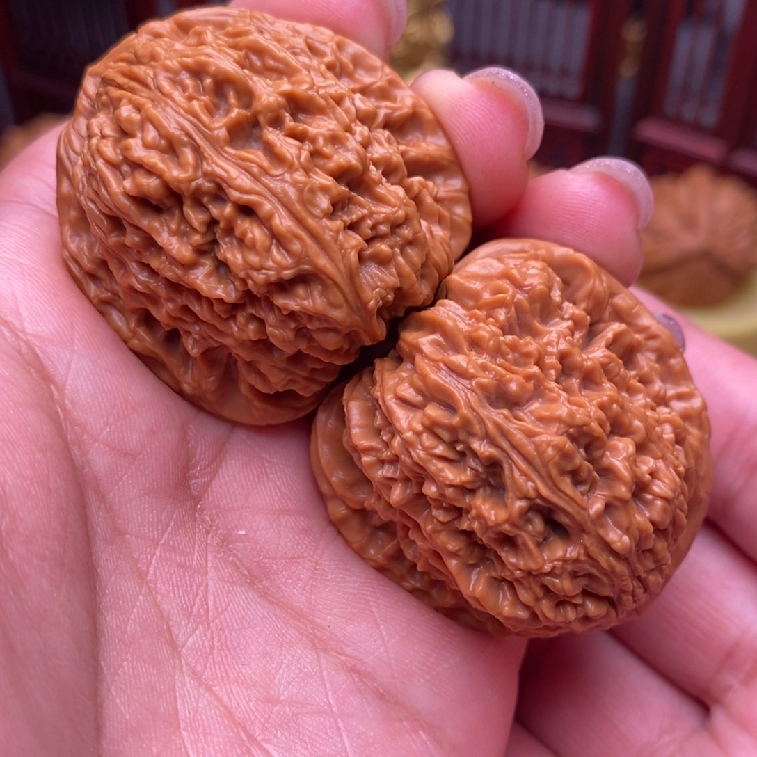 文玩核桃把件高炮红皮满肉南疆39