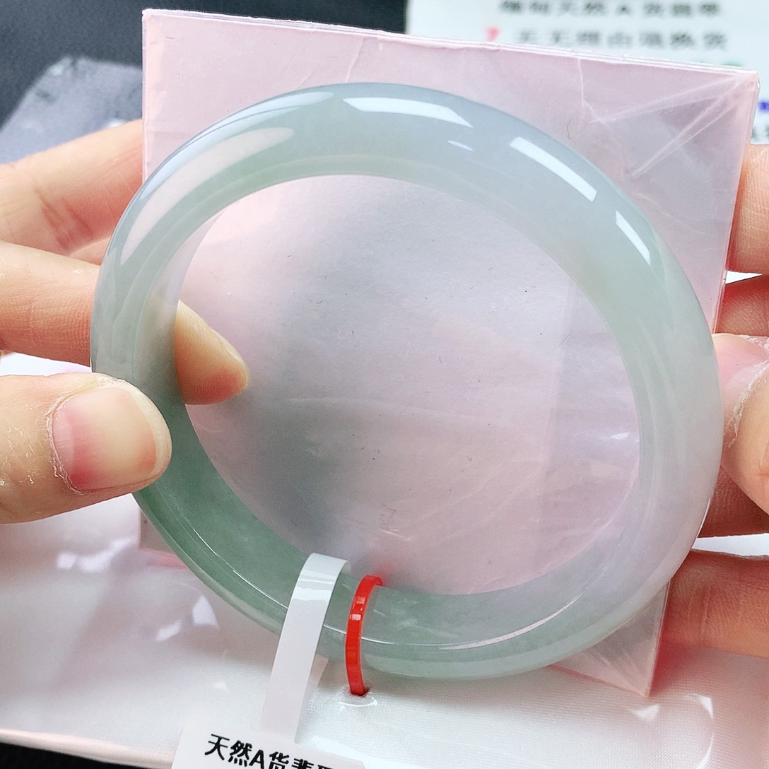 翡翠手镯未镶嵌63圈